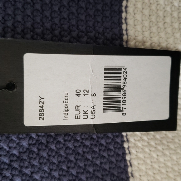 Yest knit sweater NWT - Picture 11 of 14